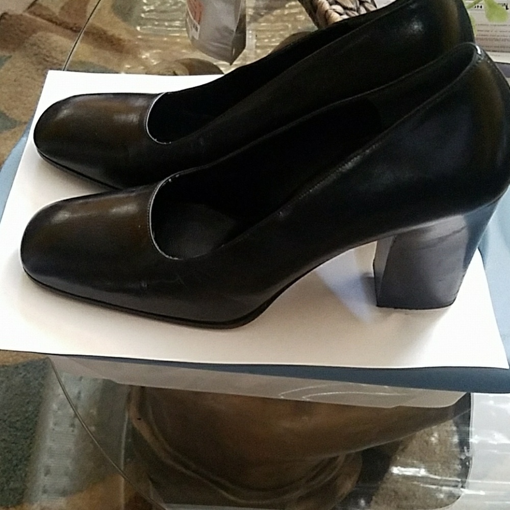 Shoes - Picture 2 of 3